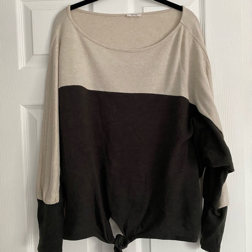 Ladies, extra large to town, long sleeve tie, knot top